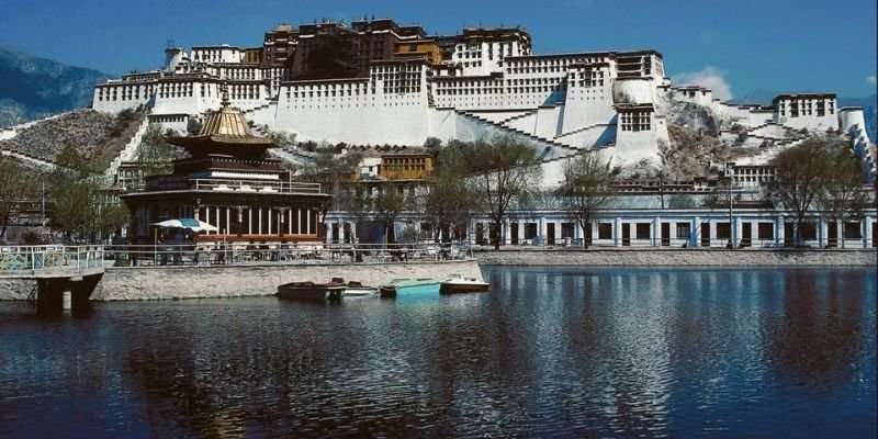 Sichuan Airlines Lhasa Office in China