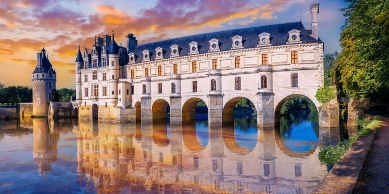 Ryan Air Tours Office in France