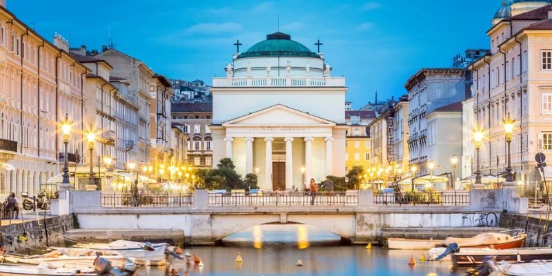 Air Dolomiti Trieste Office in Italy