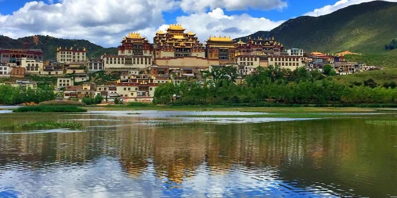 Lucky Air Diqing Office in China